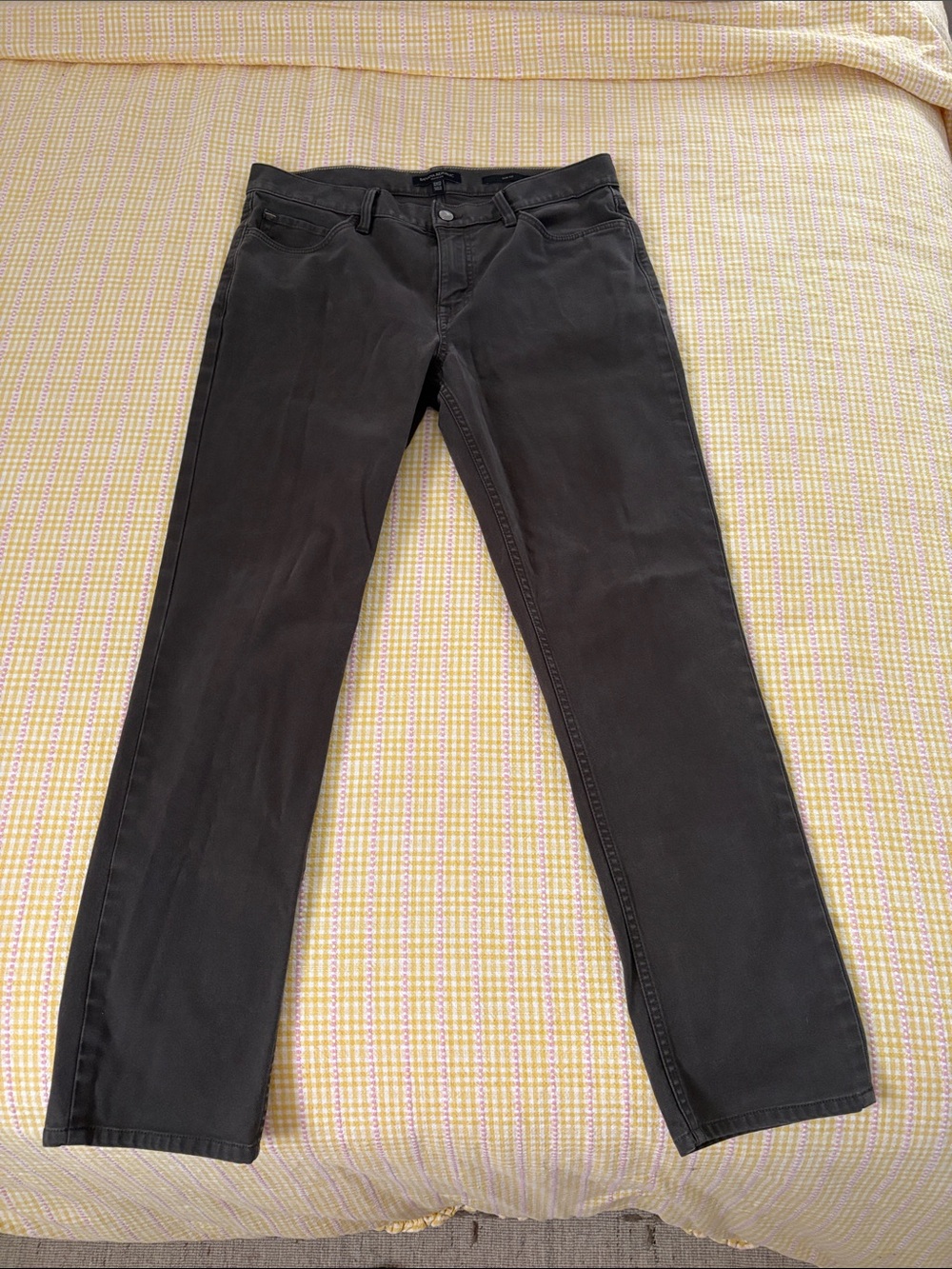 Banana Republic Men’s Traveler Pants Dark Charcoal